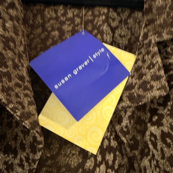 Susan Graver leopard print jacket with scarf - Picture 3 of 5